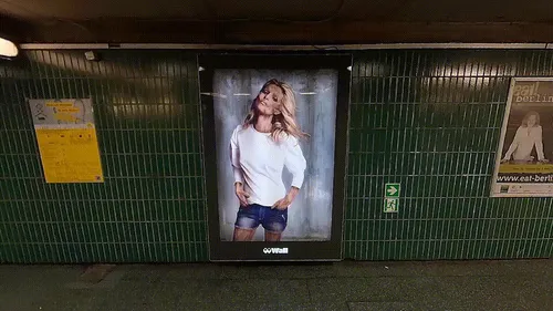 Item #37434046553572917690432737190921916668164744960698129801176873407853293993985 Media