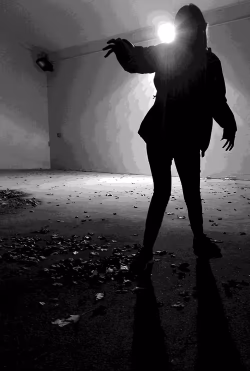 Item #90521258076557778699200481217094878985775921585084658279791808984672341327873 Media