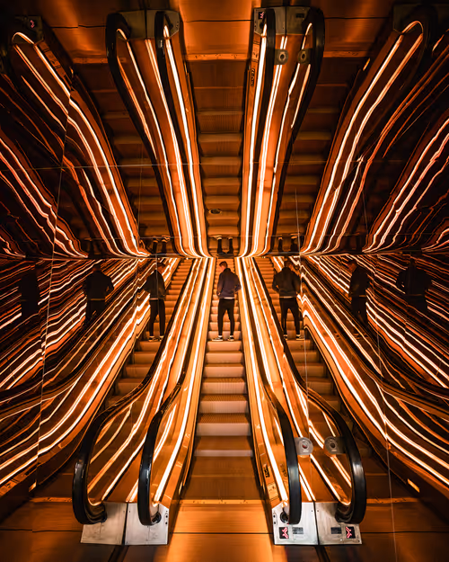 Item #105819432039991356871539175875107958299838603691717626560117154022523477688321 Media