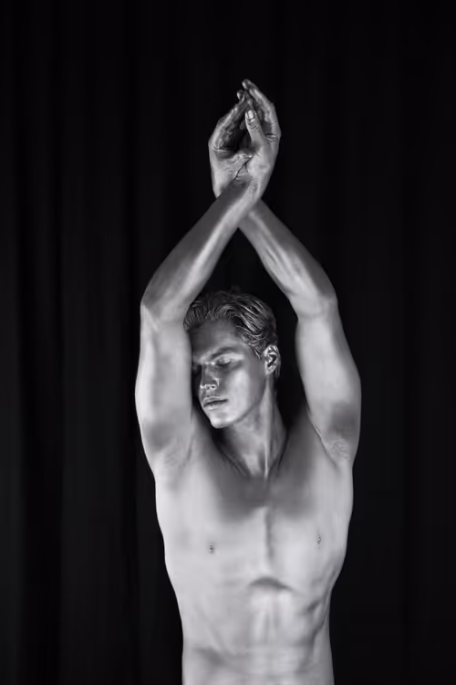 Item #105716535460403645327862360073732361872751920528830968826519729348197876760577 Media