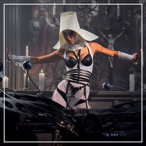 Item #106090188695290421834183638818562482922562113635831343103945085386457945735169 Media