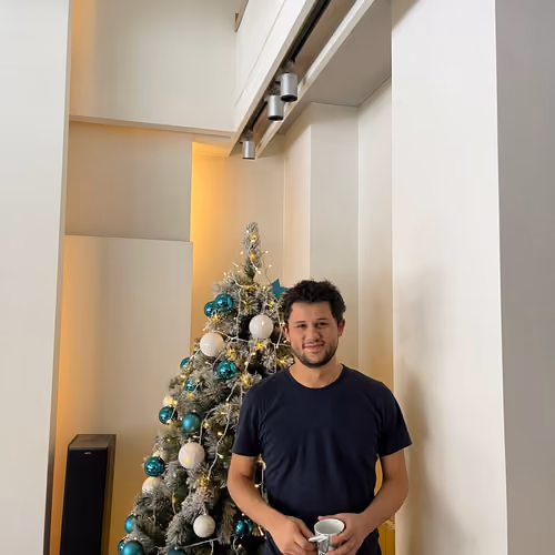 Tix and the Christmass tree