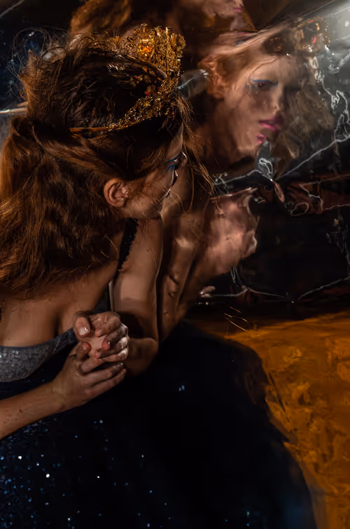 Item #59787337415897628822352940432925667088475168398776708986063847697550627831809 Media