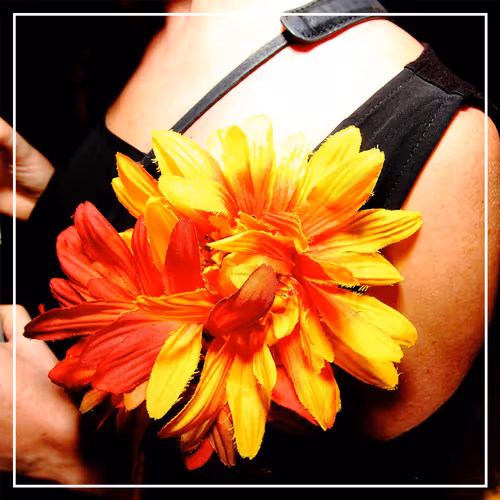 Item #106090188695290421834183638818562482922562113635831343103945085361169178296321 Media