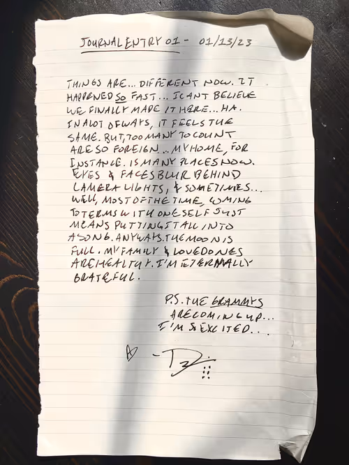 Item #86516883335503461035410537801443525317545547471958642450200361095081293250561 Media