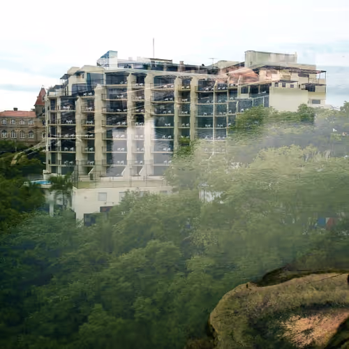 Item #59100591460969090848093152469102707440885830414673782650703488514875340095489 Media