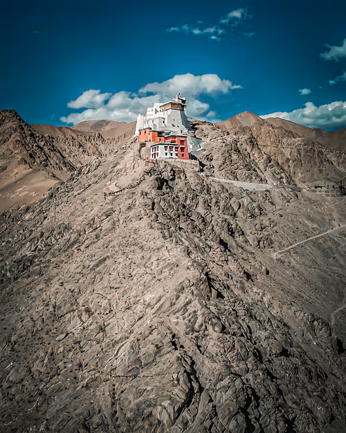 Item #76182420435474433030175106925333141340122143524658153810664851578013033168897 Media