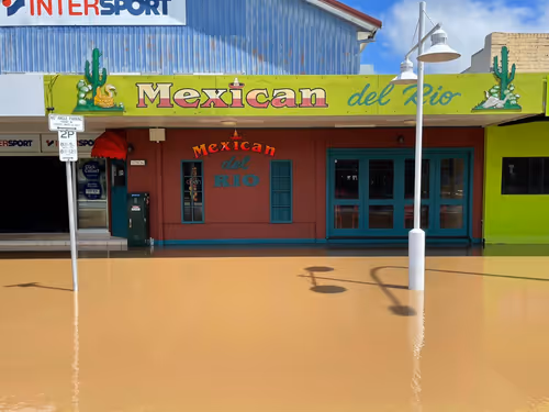 Item #46158241976375582975714186756959890667435383179998719253749848366171929182209 Media