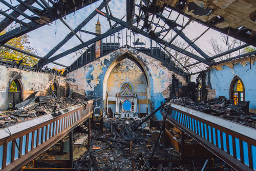 Item #10476208371703460535276576839065665727776608392811958092550953007496877309953 Media