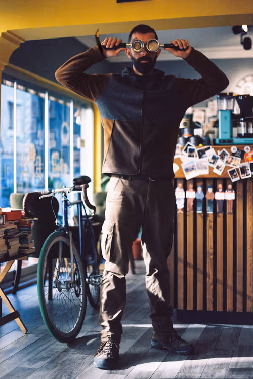 Item #108114342104392653736314500859474189257367411327069604905681252935844851875841 Media