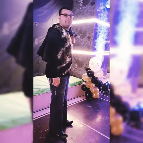 Item #63389622150095133752134319112530935475982121592392805664527527574422893363201 Media