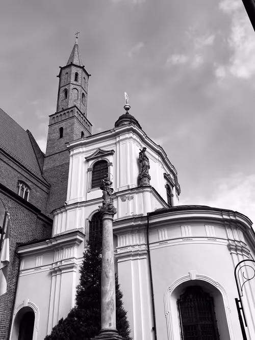 Item #35811020408419316992194676443438384062467997144569780966397288056048364552193 Media