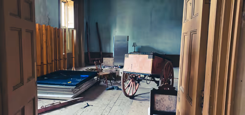 Item #13473500973687785898796463285955460631407349614781281766798596512404436156417 Media