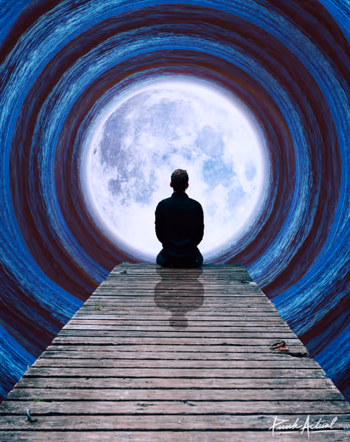 Item #39001314438545248439287713359112826586763802718633353244815098959541515059201 Media