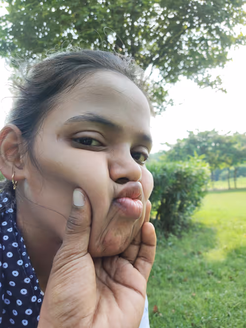 Item #18057664169052790433252988431996385332653693365256646846185874244625235968001 Media