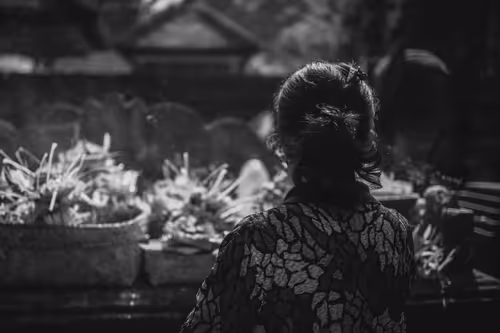 Item #95633765474931350240165697288740384276668175365753332134829565111326816075777 Media