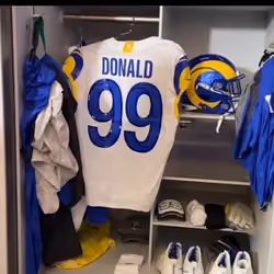 Aaron Donald Super Bowl LVI pre-game locker room setup