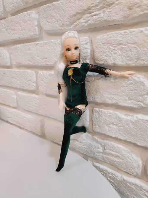 Item #11961321273315843393117217889358814831628969918437034624585432499517002874881 Media