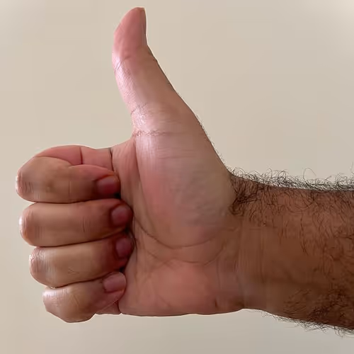 Arabian Thumbs Up