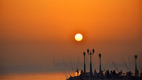 Item #82659361833004328141584002700570172314064346782117350339794085692609279295493 Media