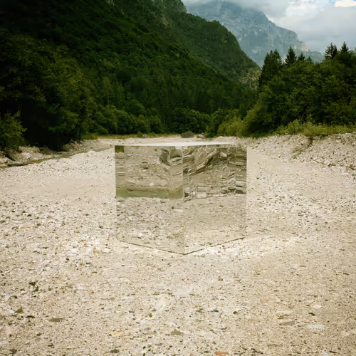 Item #77420488806397133330525240221901748923623733359161899369760968709417212051457 Media