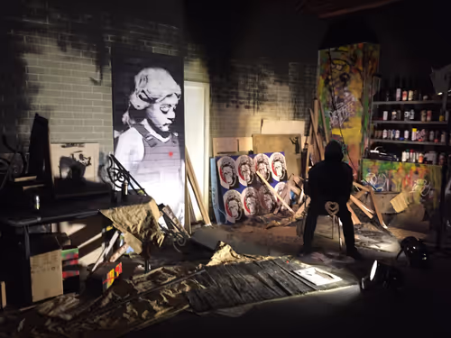 Item #79321730309677912695893230954645935630243545530239114458545662660709692997633 Media