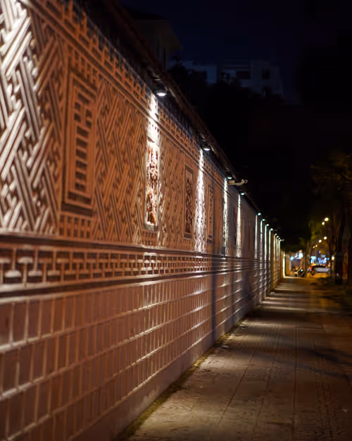 Item #104548016245534795967068096194695628389969667039826583444509513783238421643265 Media