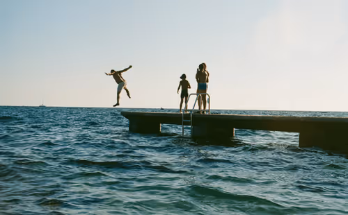 Item #63628819602780504454206795280933286782738899794845292107570097816313886932993 Media