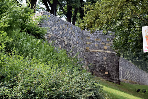 Item #916077490281078954391891268022086119289121145792755899354399231013799591937 Media