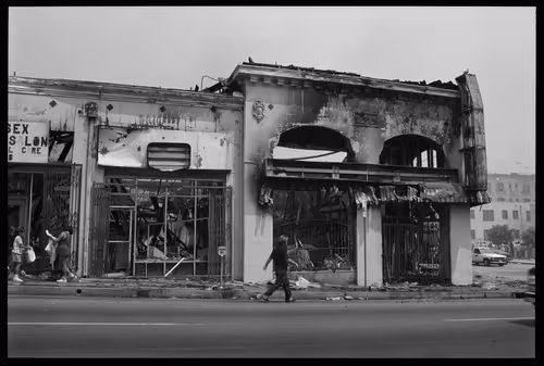 Item #92944060732368966215295016387630966585309105255455706870205160027158338338817 Media