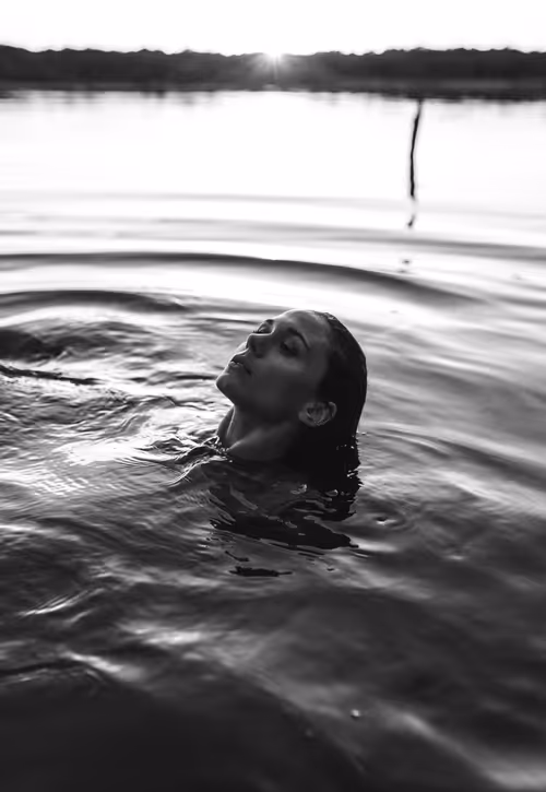 Item #40108322951802129361594584681119870045558526777819700458629970993075374260225 Media