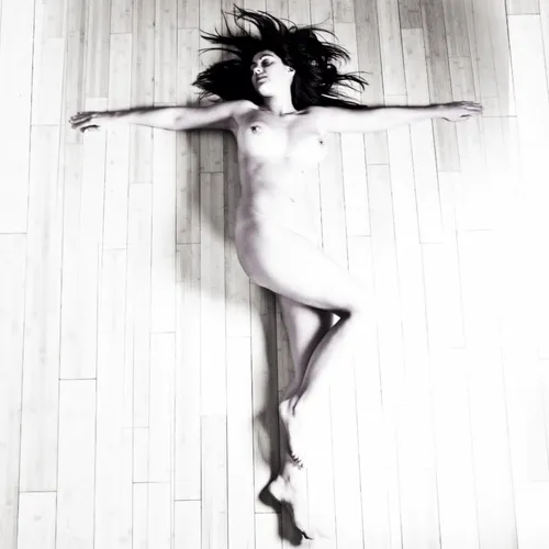 Item #32997355507838235832071597187323206581324723315395957158335053538798736506890 Media