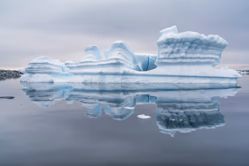 Item #41168216075356421475418355440995855194174491926388925330776099973145248661505 Media