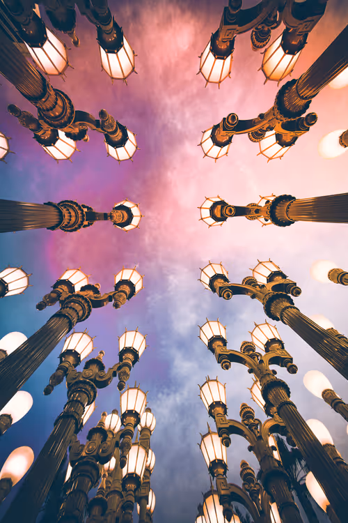 Item #28249669150142615207579555762608265536132247185199409993543532451968715849729 Media