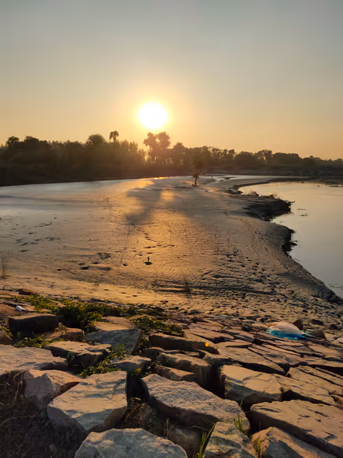 Item #112887314854279434138768157117034335238659667282142357881313502182086746832897 Media