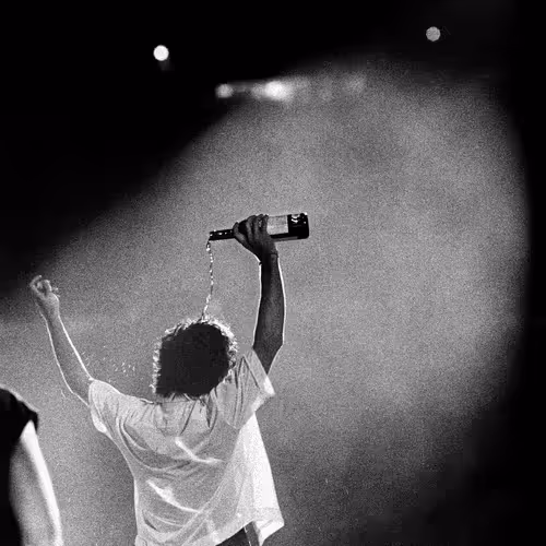 Eddie Vedder, Pearl Jam: Oakland Coliseum, California, November 1997