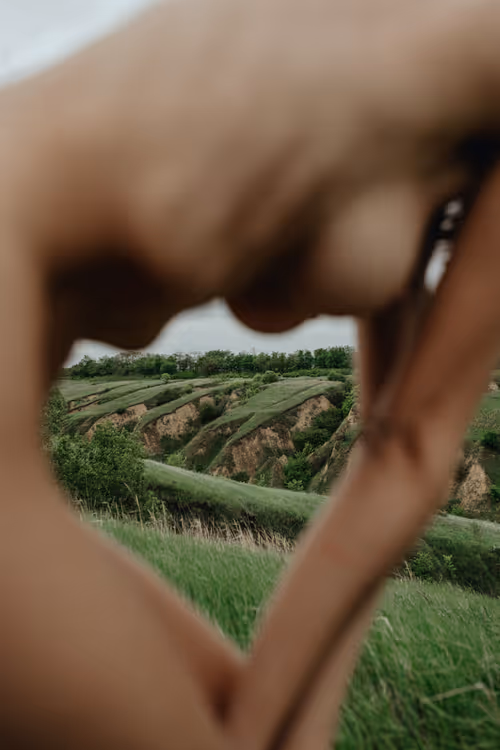 Item #109447972609685372114620173832408534157171490845755984641052225709410193768449 Media