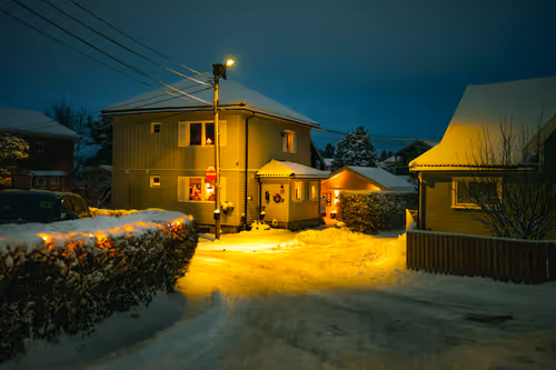 Item #63134945294261859625177552331781938641917245497609761794332943235697971560449 Media