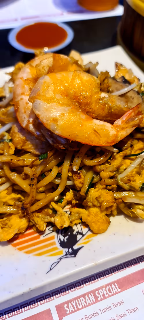 Item #45587486599812322055071502889889837694324180513747183771448819581895575601153 Media