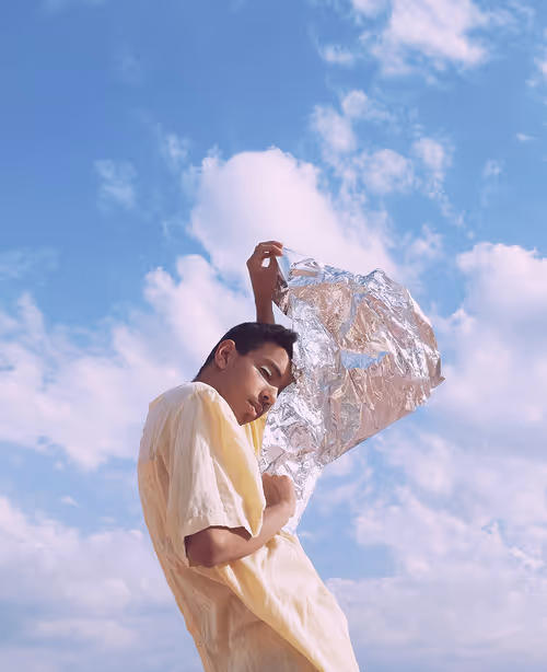 Item #63324450979353932572546796381388974853561747879606244592105116268970045865985 Media