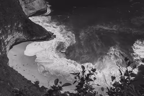 Item #95633765474931350240165697288740384276668175365753332134829565089336583520257 Media