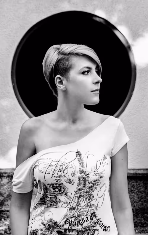 Item #78779691148455323171886345631012233382671645347484645066239978838849275035649 Media