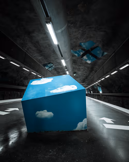 Item #105819432039991356871539175875107958299838603691717626560117154037916640477185 Media