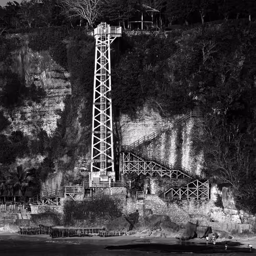 Item #97299197670576688169135242576959850036431919373710156993917717270903186784257 Media