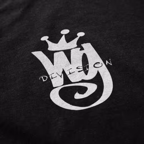 Item #16879641648970951522284463146396117811413003552566401085577605331688552923137 Media