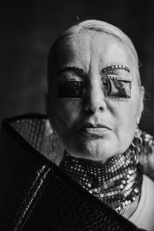 Item #15805671288946778758419430878388553017591097681492728855254325604663655661569 Media