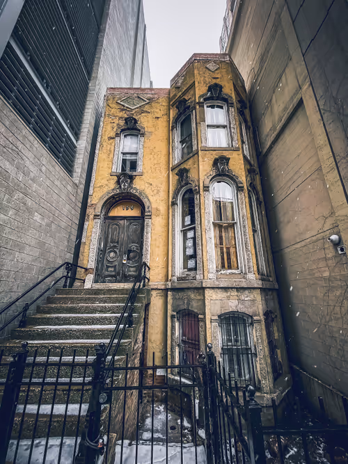 Item #109478474405784332882993756468962506639116552558586330549011791792739935322113 Media