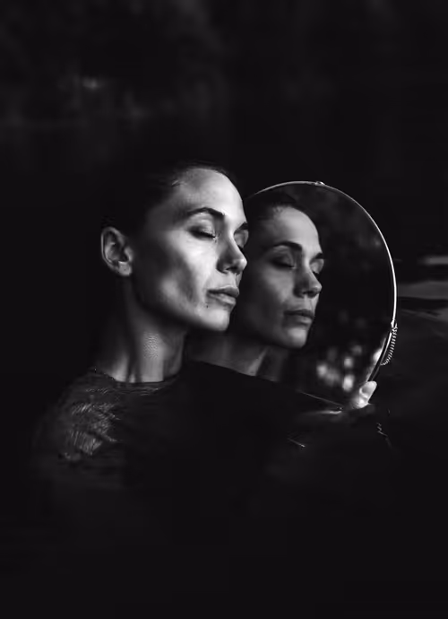 Item #40108322951802129361594584681119870045558526777819700458629971000771955654657 Media