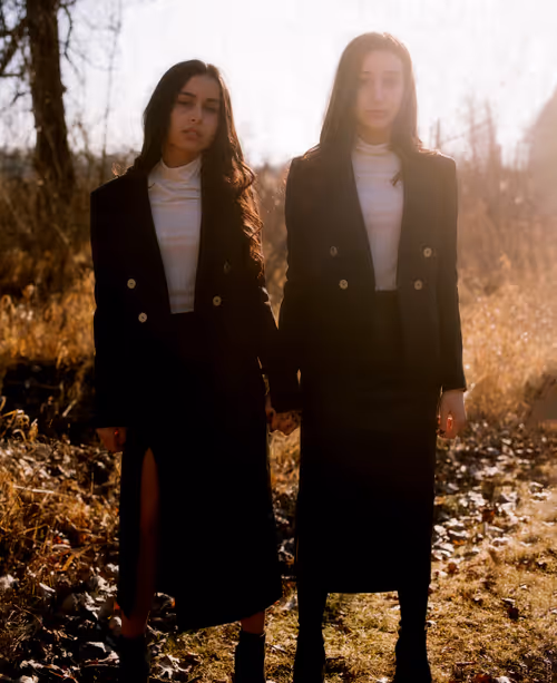 Item #33236787763217708342919222781243966948826308634410916301259422238839381426177 Media