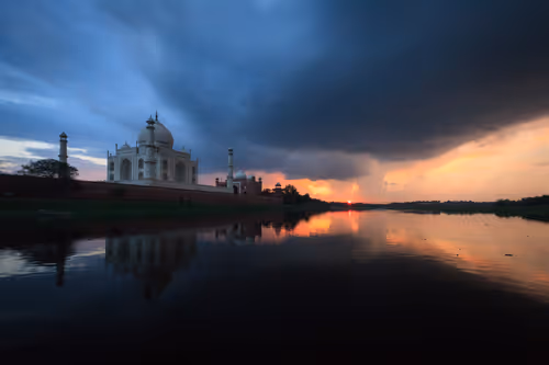 Item #83886518355349597778021909356356491703500961359452684167797568185132398936065 Media